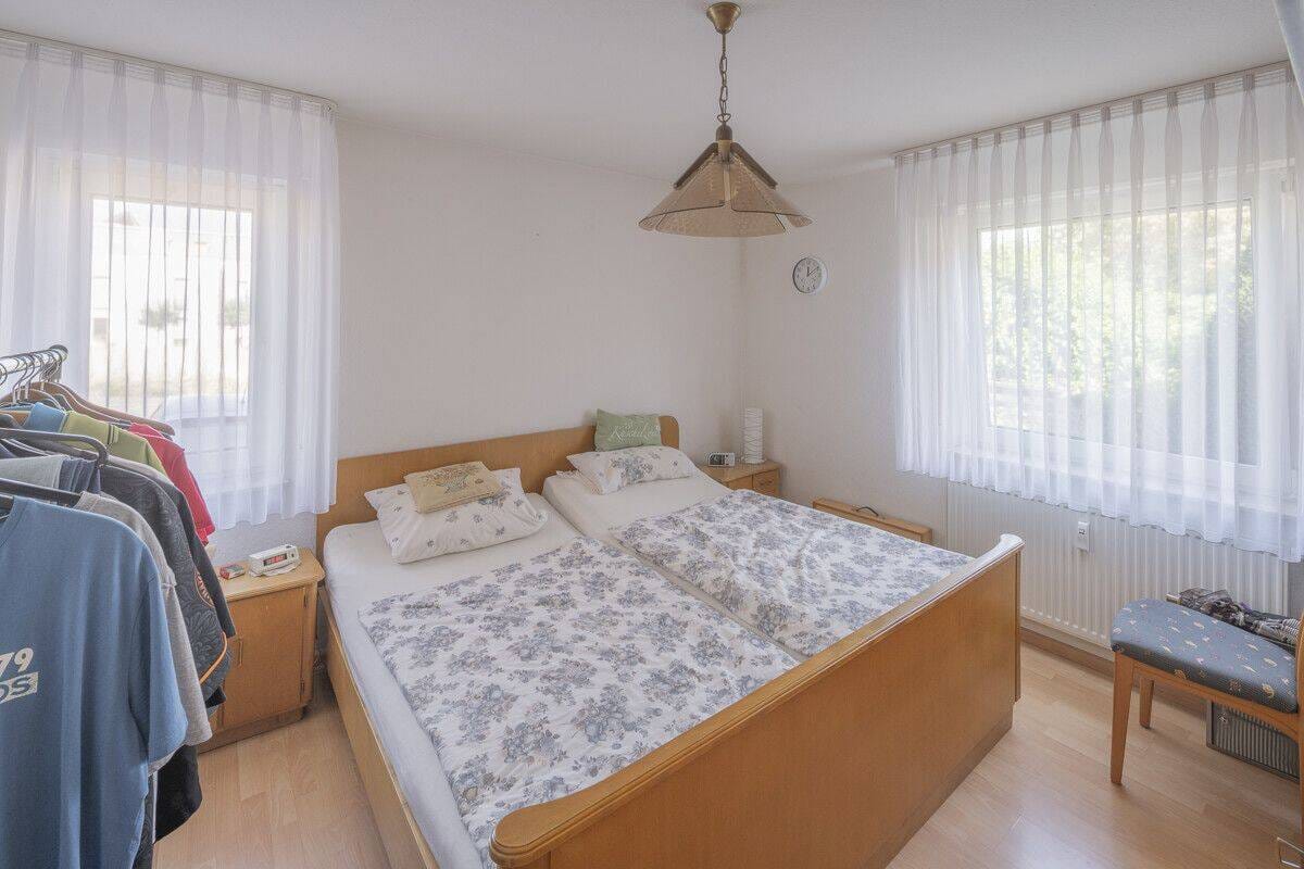 Immobilie in Ebringen - Die charmante und idyllische Erdgeschoßwohnung mit Terrasse - nur ein Steinwurf von Freiburg entfernt: genießen Sie hier den Sommer! - Bild 4