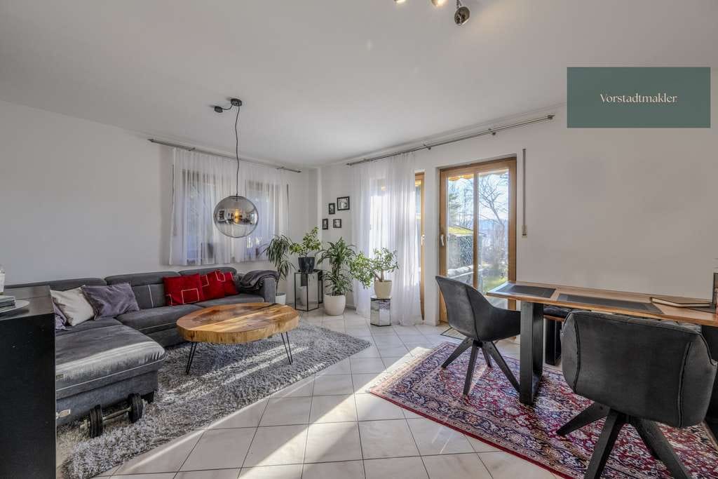 Immobilie in Kirchseeon - Frei & sofort beziehbar! Renovierte  Maisonettewohnung mit Sonnengarten in Kirchseeon - Bild 0