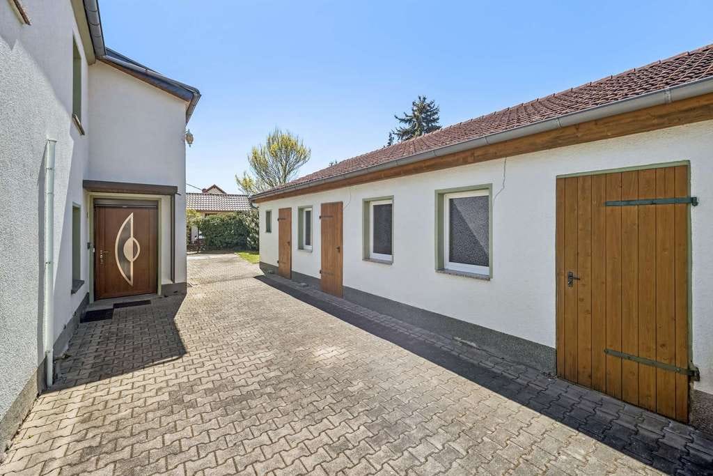 Immobilie in Rötha - Einfamilien- oder Zweifamilienhaus mit ca. 180 m² und vielseitigem Raumkonzept in zentraler Lage! - Bild 2