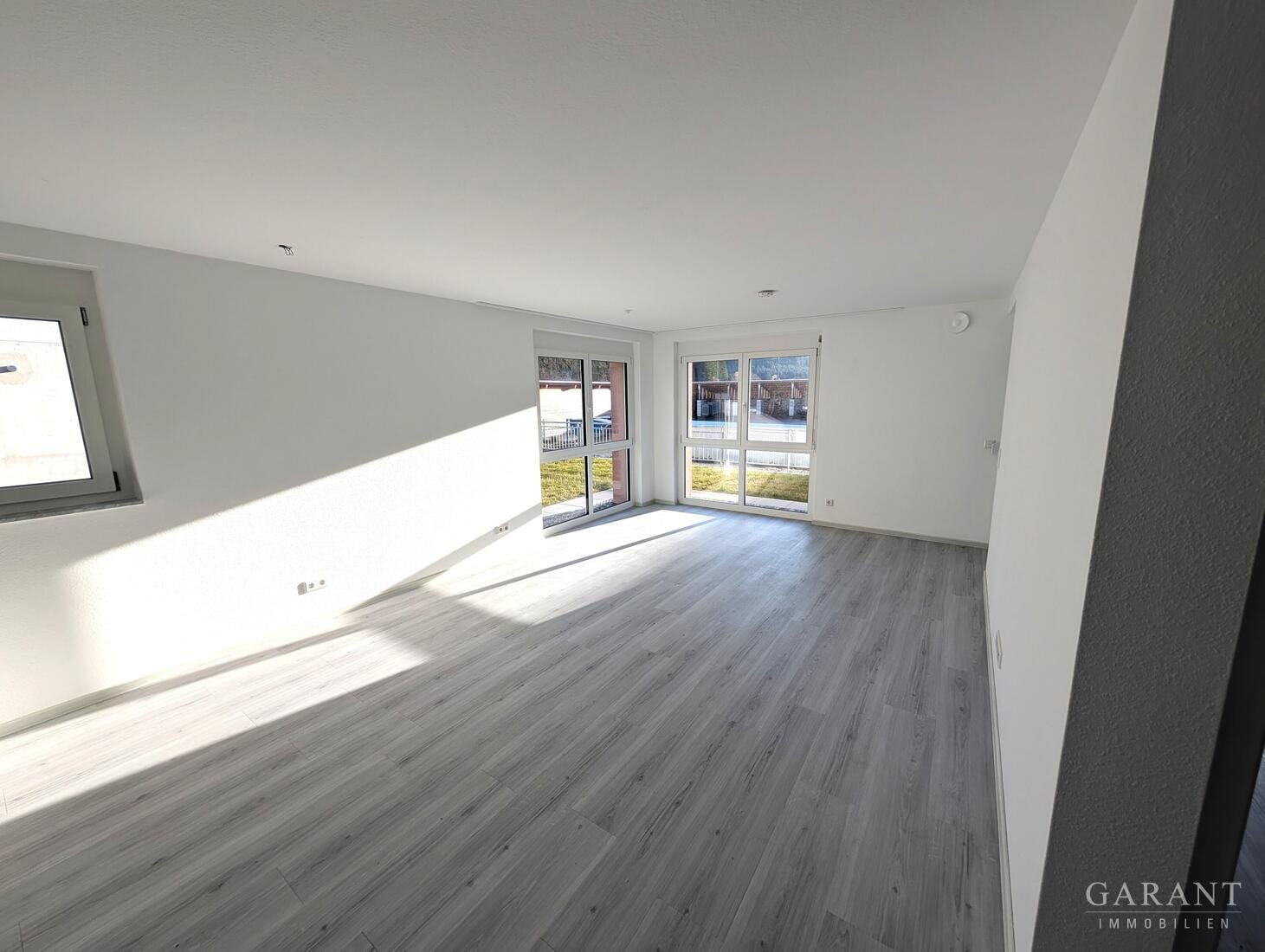 Immobilie in Furtwangen im Schwarzwald - Exklusive 1 Zimmer-Neubau-EG-Whg. in Toplage von Furtwangen - energieeffizient, modern, erstklassig! - Bild 4