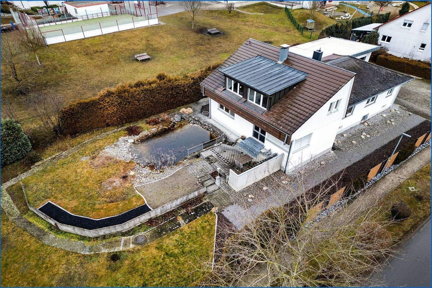 Immobilie in Orsingen-Nenzingen - Nenzingen: Großz., attrakt. Einfamilienhaus m. groß. Garten (1480 qm), inkl. separatem Baugrundstück - Bild 2