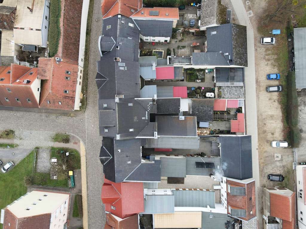 Immobilie in Neustrelitz - Voll vermietet - gepflegtes Mehrfamilienhaus in Neustrelitz mit 8 WE - Bild 2