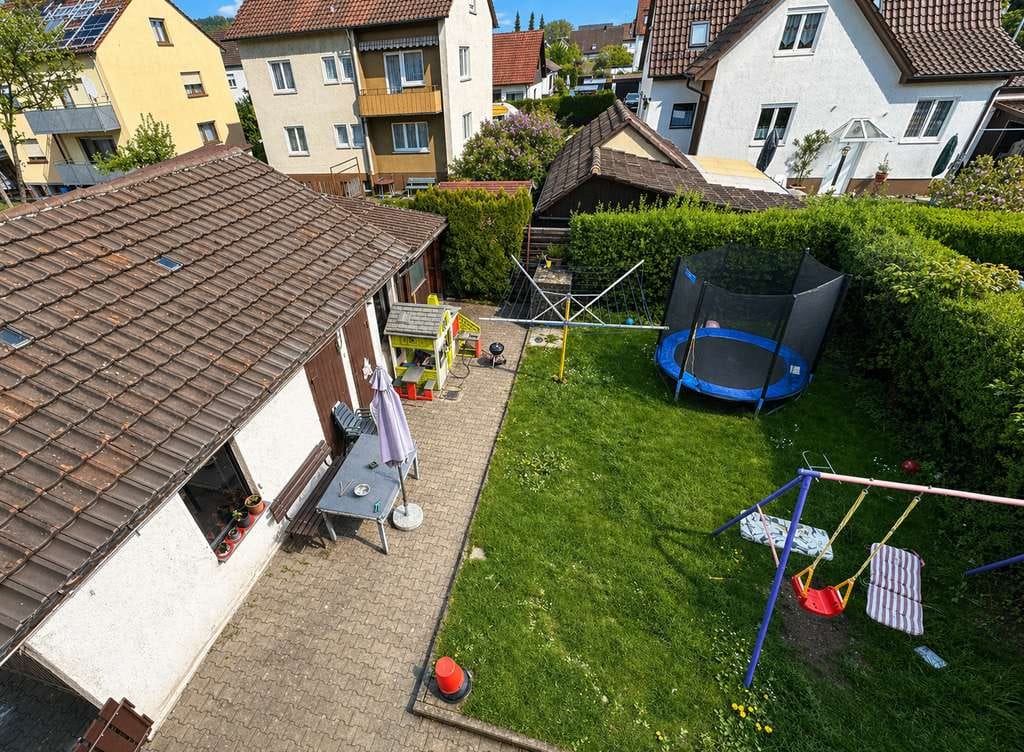 Immobilie in Salach - Zweifamilien-Doppelhaushälfte mit Garten in ruhiger Wohnlage! - Bild 2
