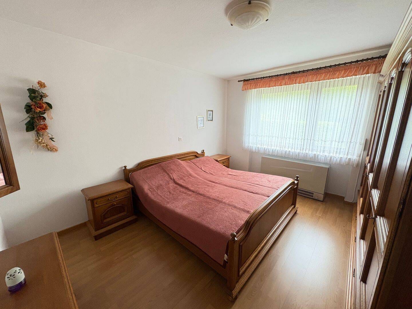 Immobilie in Dudeldorf - Großzügiges Einfamilienhaus mit Einliegerwohnung auf traumhaftem 1.500 m² Grundstück in Dudeldorf - Bild 2