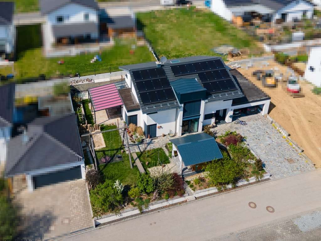 Immobilie in Postau - Schaukeln Sie in Ihr neues Zuhause - modernes Einfamilienhaus mit Wohlfühlcharakter in Postau - Bild 0