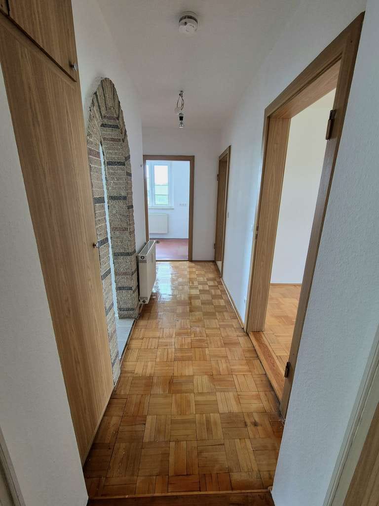 Immobilie in Gersdorf -  Renovierte 3-Zimmer-Wohnung im Herzen von Gersdorf - Bild 0