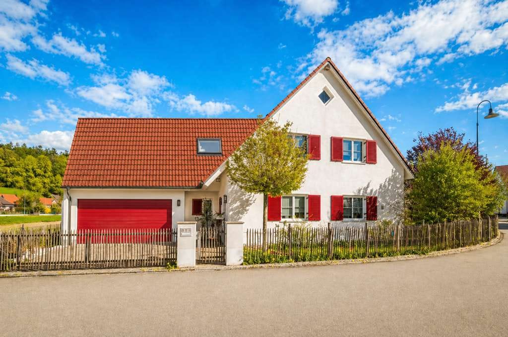 Immobilie in Thierhaupten - TOP-Kapitalanlage: A+ EFH mit gesicherten Mieteinnahmen & späterem Entwicklungspotenzial / Wohnrecht - Bild 0
