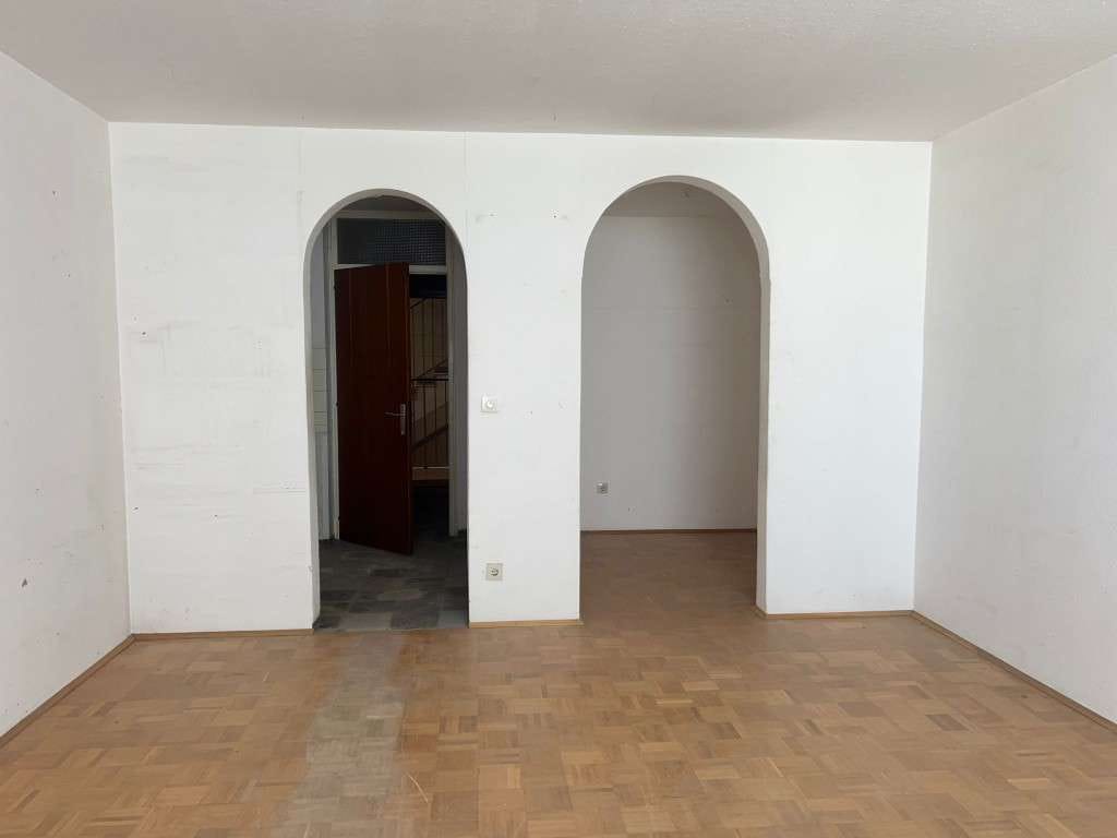Immobilie in Neuried - Brück Immobilien - Freies 1-Zi.-Appartement mit West-Balkon zum Renovieren - Bild 3