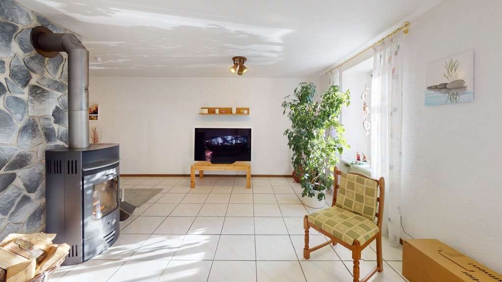 Immobilie in Balve - VR IMMO: Aus Gaststätte wird Wohnhaus – Solides Zweifamilienhaus nach kompletter Sanierung. - Bild 4