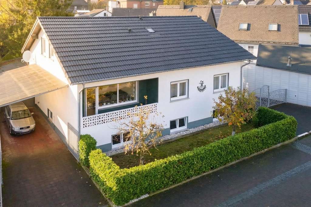 Immobilie in Marienrachdorf - Großzügiges Einfamilienhaus mit Option Einliegerwohnung - Bild 0