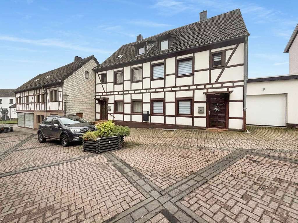 Immobilie in Kall - Kapitalanleger aufgepasst – Zwei charmante Doppelhaushälften im modernen Fachwerkstil - Bild 0