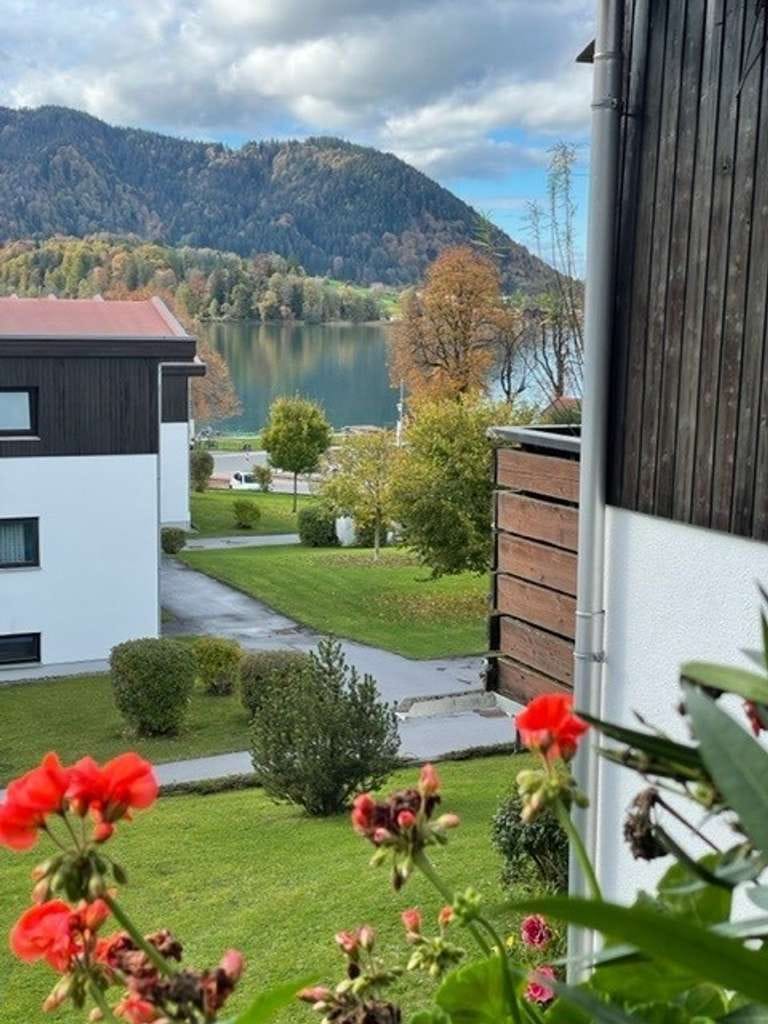 Immobilie in Schliersee - ___Großzügige WOHNUNG in bevorzugter Wohnlage mit SEEBLICK___ - Bild 0