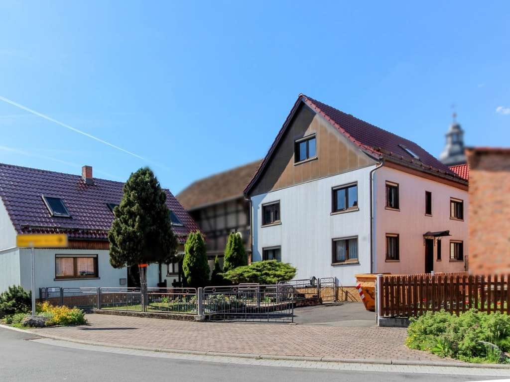 Immobilie in Kaltennordheim - Einfamilienhaus mit Scheune und Nebengebäude in Oberkatz - Bild 0