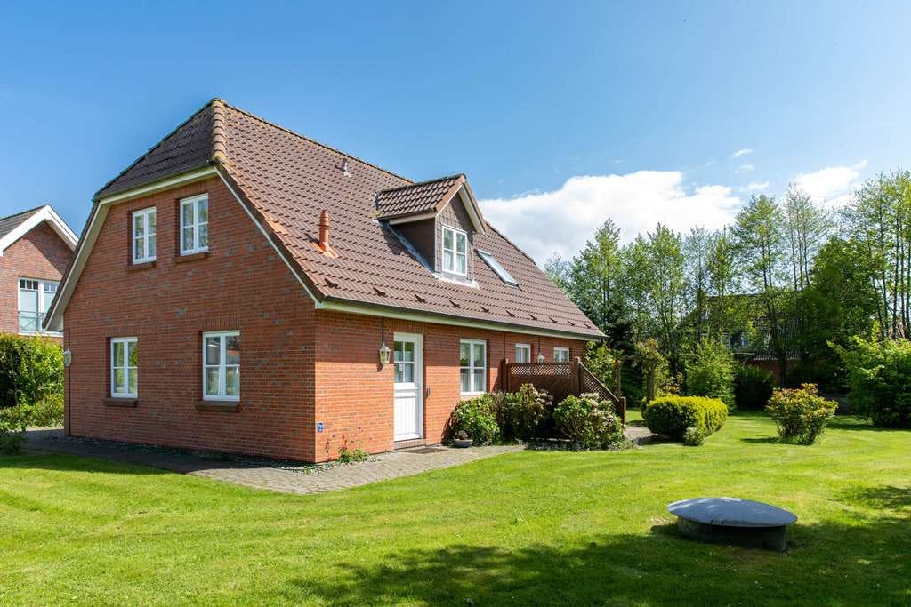 Immobilie in Pellworm - Einfamilienhaus nahe Hafen und „Pellwormer City“ - Bild 2