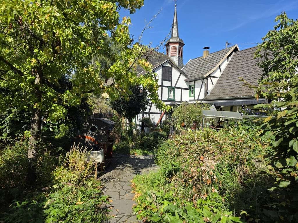 Immobilie in Unkel - Fachwerkcharme mit Gartenparadies für Lebensgenießer - Bild 2