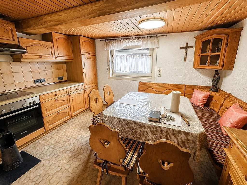 Immobilie in Karlstein am Main - Sanierungsbedürftiges Wohnhaus mit Nebengebäuden und viel Potenzial in Dettingen - Bild 2