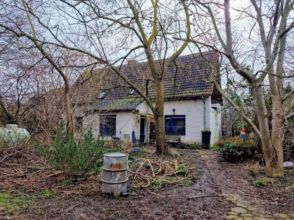 Immobilie in Landsberg - Sanierungsbedürftiges Bauernhaus, mit Garage im ehem. Stallgebäude, auf einem große - Bild 1