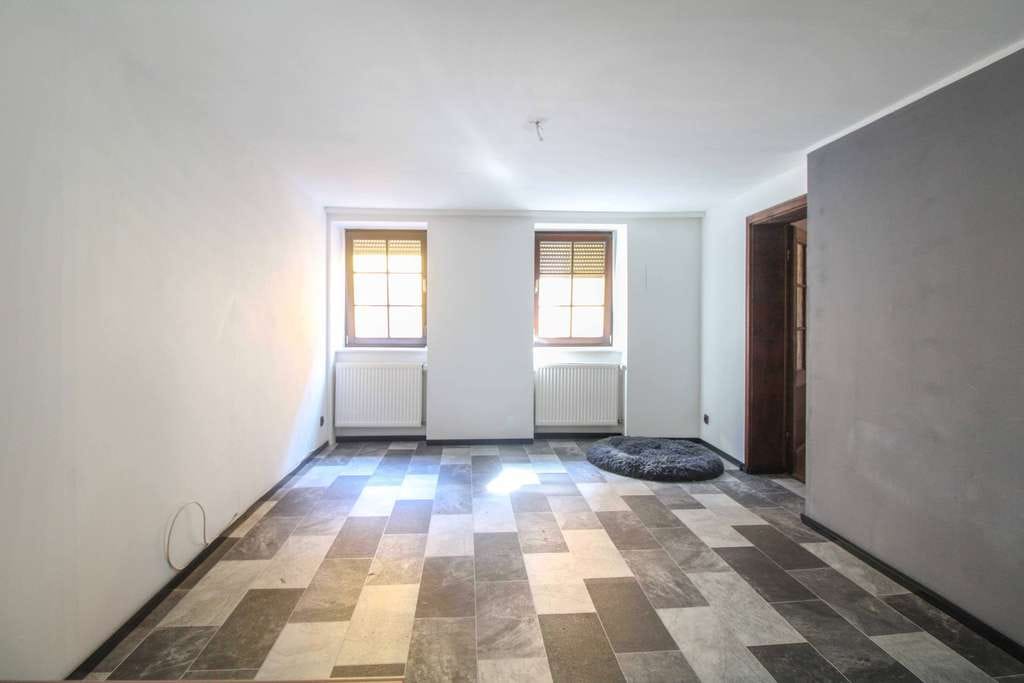 Immobilie in Wettin-Löbejün - Großzügiges Einfamilienhaus mit Einliegerwohnung im historischen Altstadtbereich von Löbejün - Bild 2