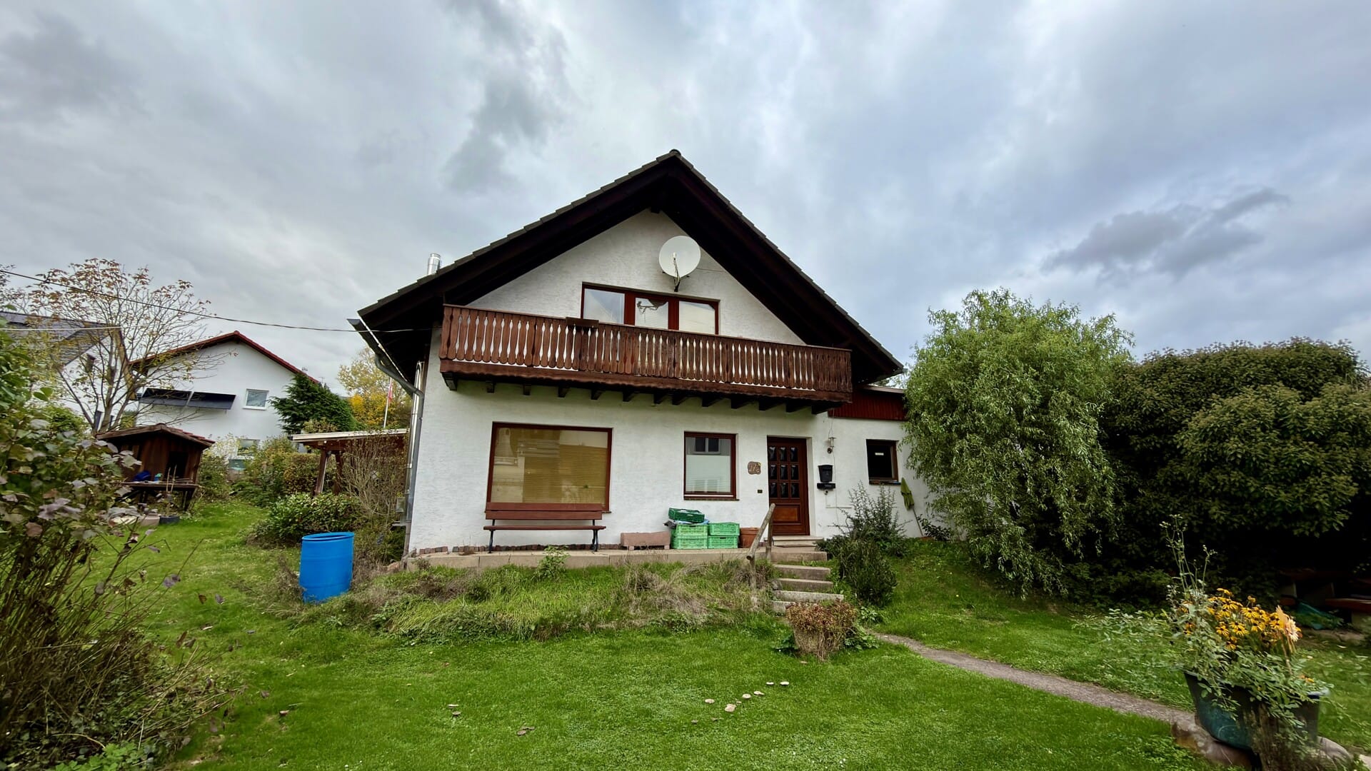 Immobilie in Malsfeld - Attraktives Einfamilienhaus mit großem Raumangebot und Garten - Keine Käuferprovision! - Bild 0