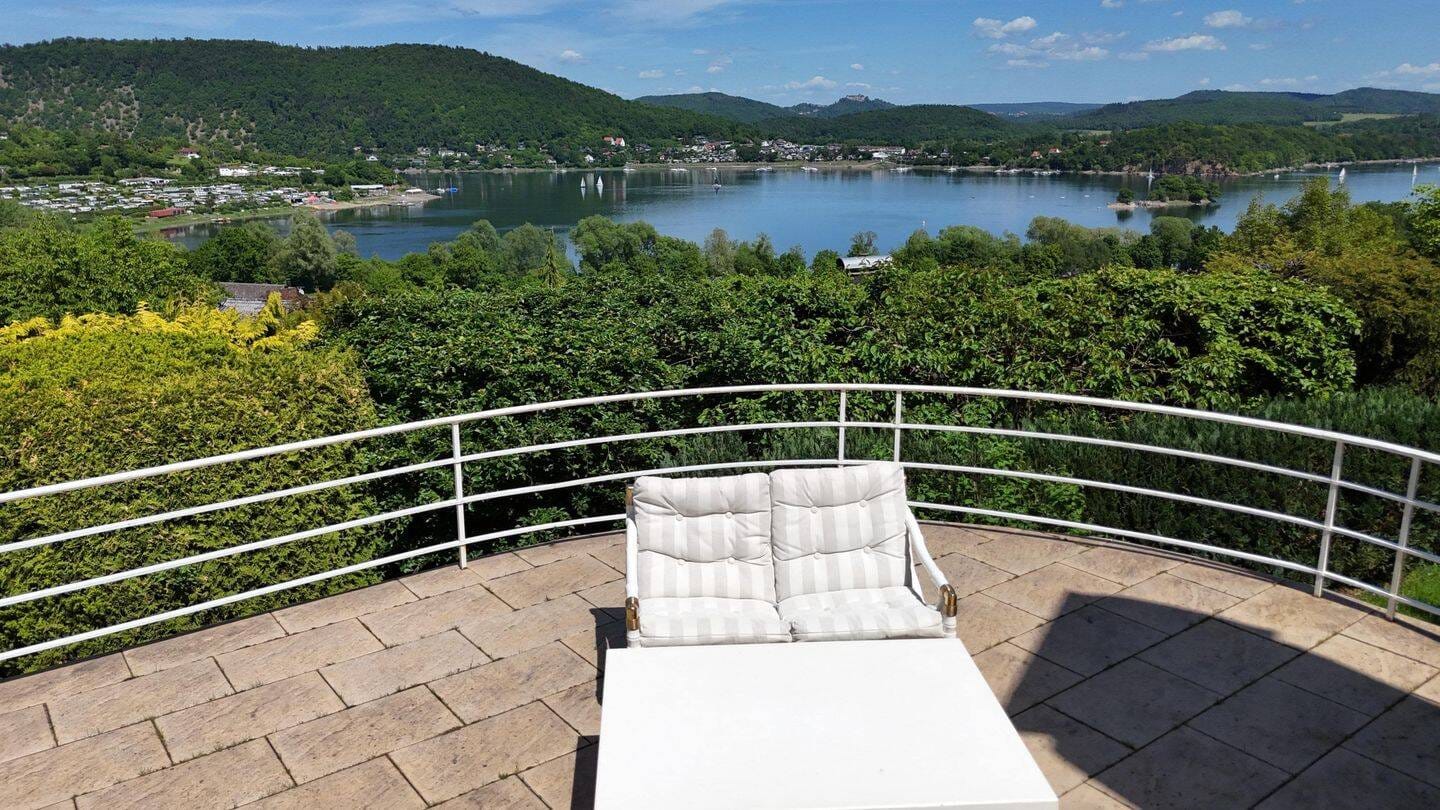 Immobilie in Edertal - Großzügiges Juwel am Edersee-Bringhausen mit atemberaubendem Blick und Privatsphäre - Bild 2