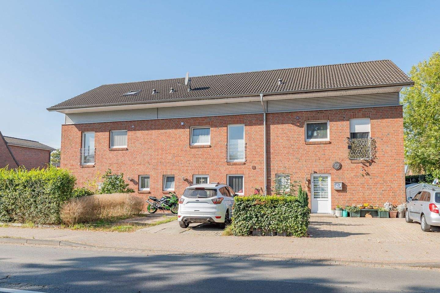 Immobilie in Burweg - Familienfreundliches Reihenhaus mit lichtdurchfluteten Räumen und Garten - Bild 1