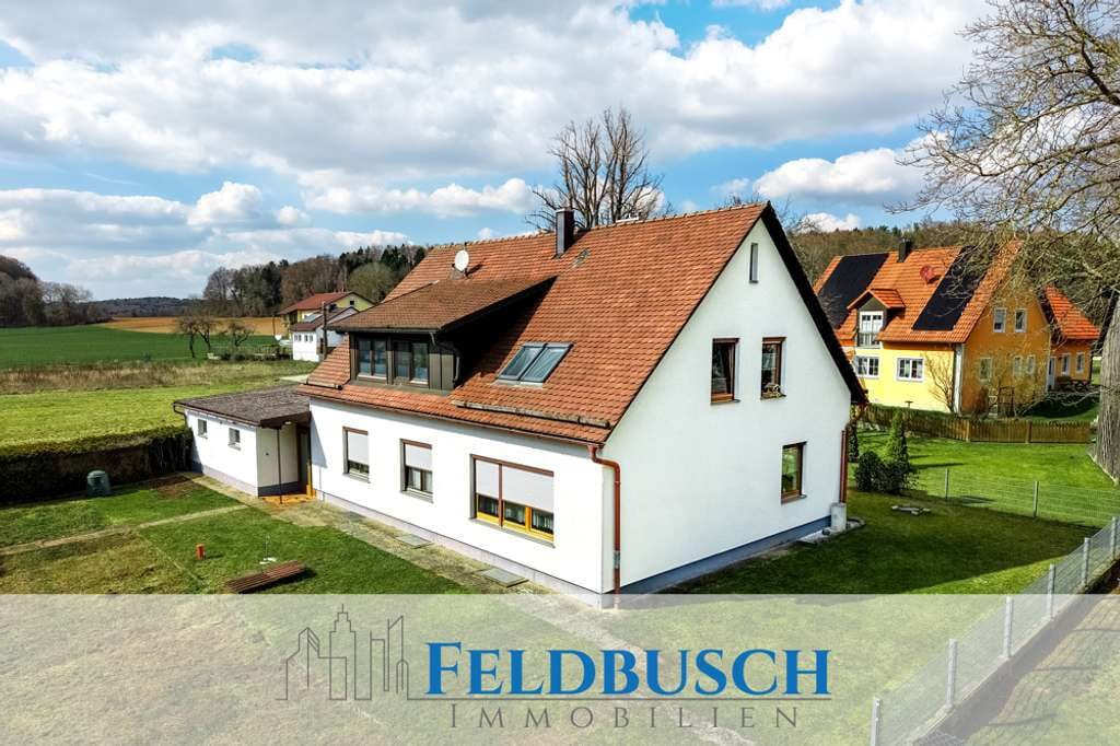 Immobilie in Parsberg - Leben im Grünen: Idyllisches Anwesen mit Zweifamilienhaus und landwirtschaftlicher Fläche in Neuhaid - Bild 0