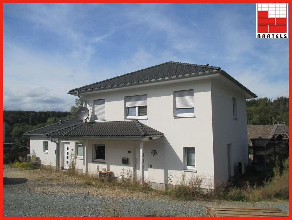 Immobilie in Hundsdorf - Baujahr 2021: Einfamilienhaus mit separatem Bungalow - günstige Finanzierung möglich! - Bild 0