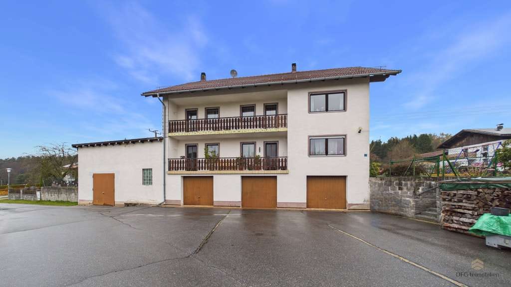 Immobilie in Tittling - Großzügiges Einfamilienhaus mit Potenzial auf traumhaftem Grundstück – auch als Zweifamilienhaus nut - Bild 0