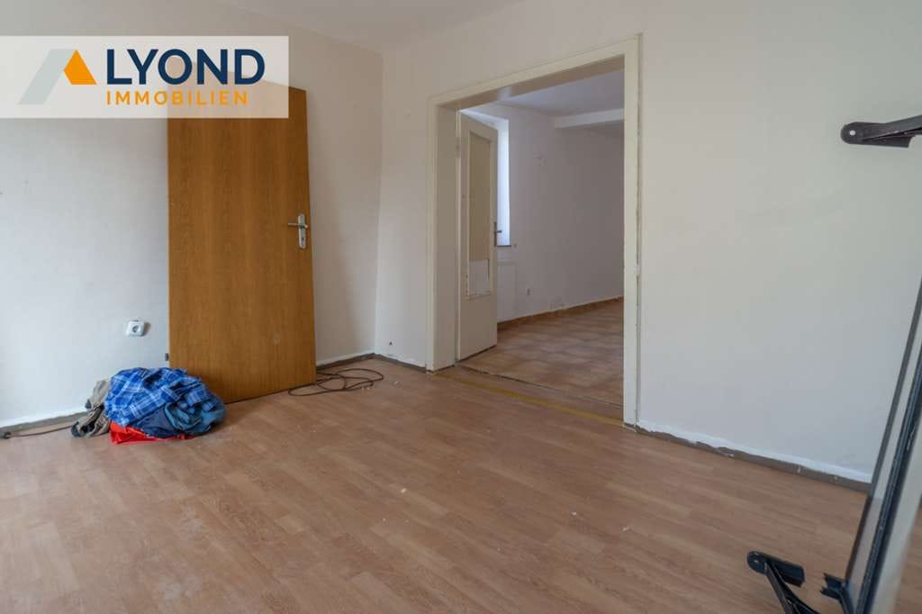 Immobilie in Warburg - Platzwunder für Großfamilien – 12 Zimmer, 3 Etagen, viele Möglichkeiten! - Bild 3