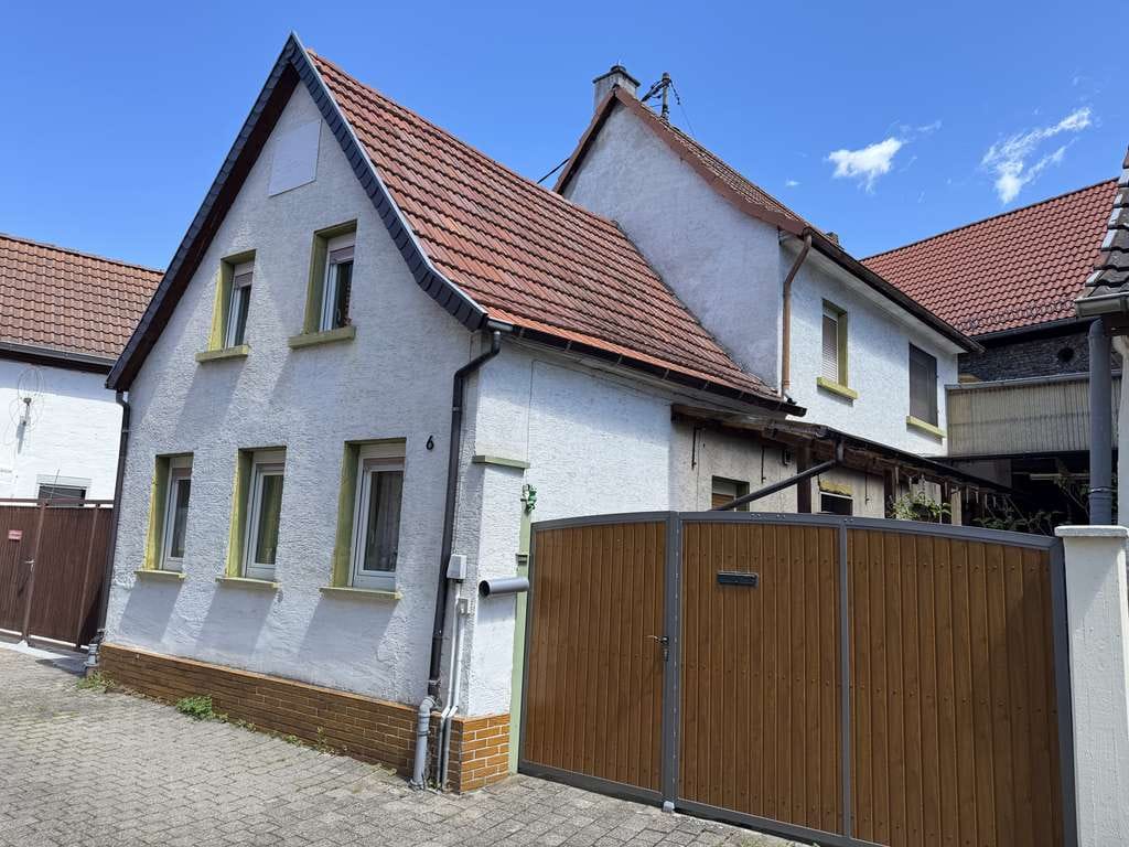 Immobilie in Gimbsheim - Charmantes Einfamilienhaus mit Scheune, Hof und Ausbaupotenzial in Gimbsheim - Bild 0