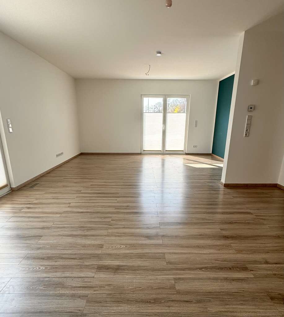 Immobilie in Attenhofen - Modernes KfW-Einfamilienhaus mit PV-Anlage, Batteriespeicher, Wallbox & sehr niedrigen Energiekosten - Bild 2
