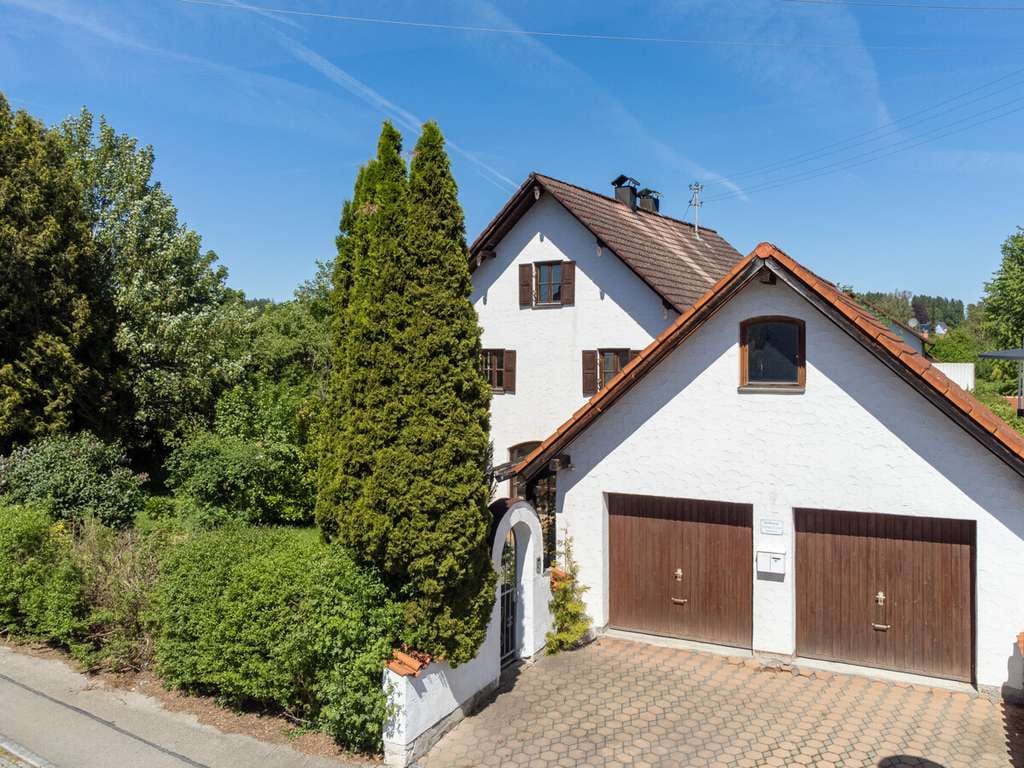 Immobilie in Tannheim - Charmantes Einfamilienhaus mit großem Garten in Tannheim - Bild 0