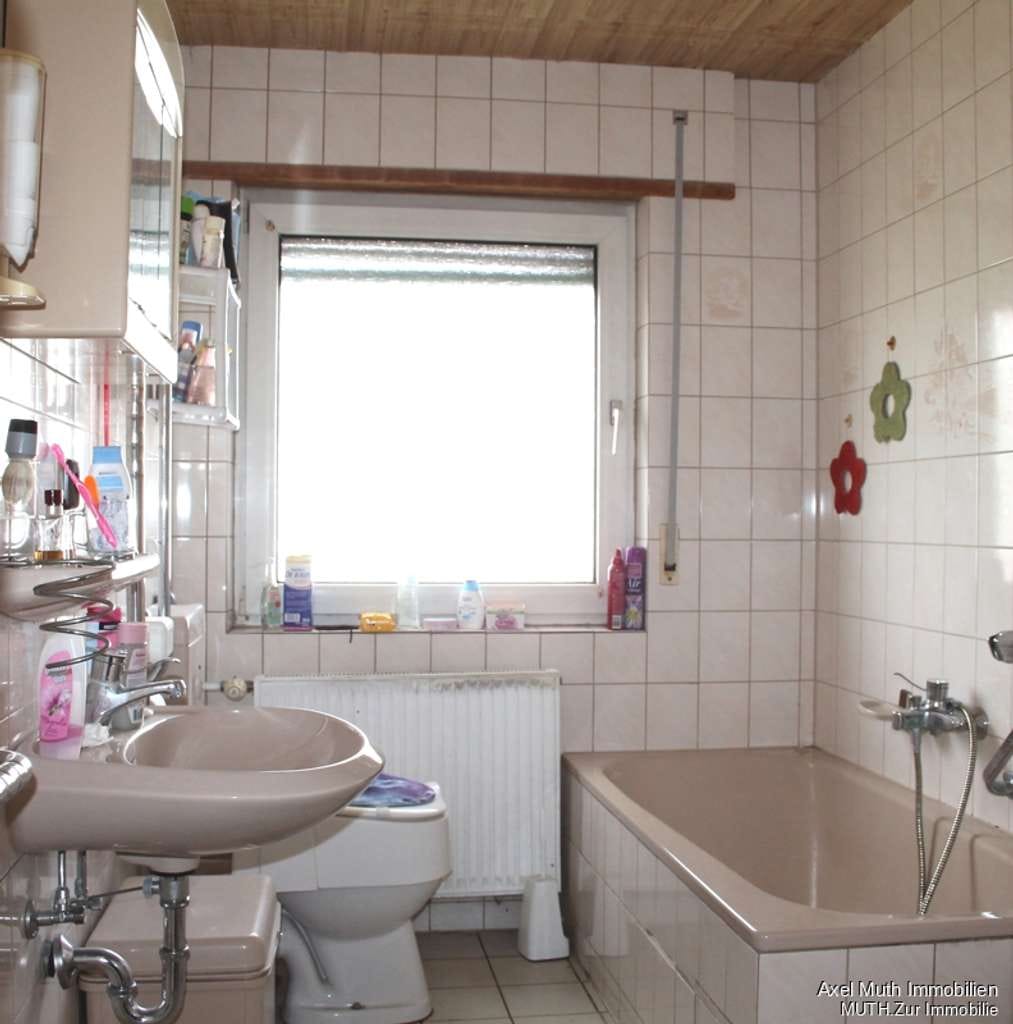Immobilie in Sulzfeld - 2-Familienhaus in Randlage - mit Mieteinnahmen zum Eigenheim - Bild 4