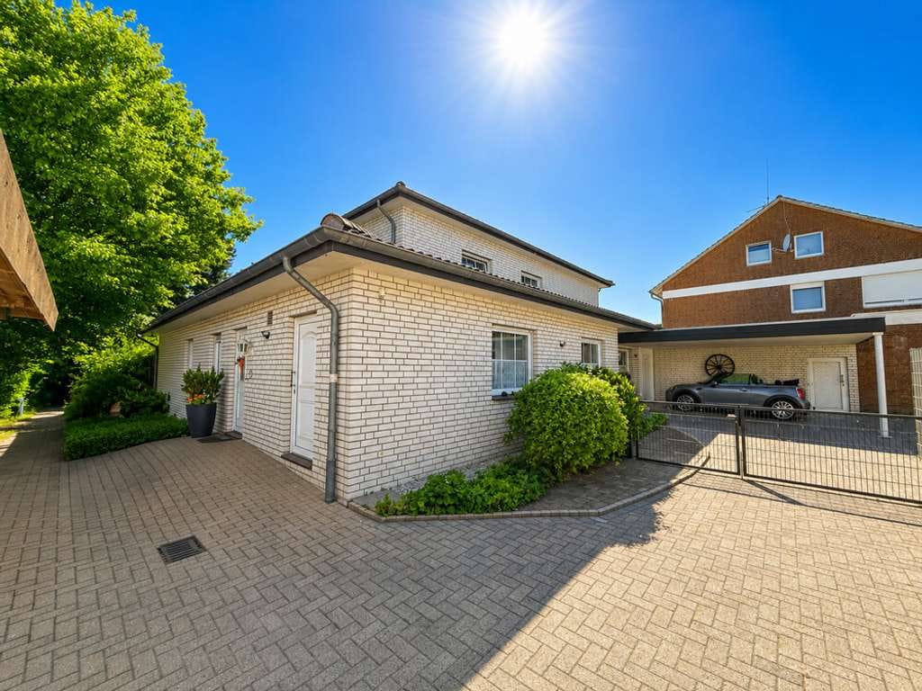 Immobilie in Bissendorf - Zweifamilienhaus mit unverbaubarem  Weitblick in die Natur! - Bild 1