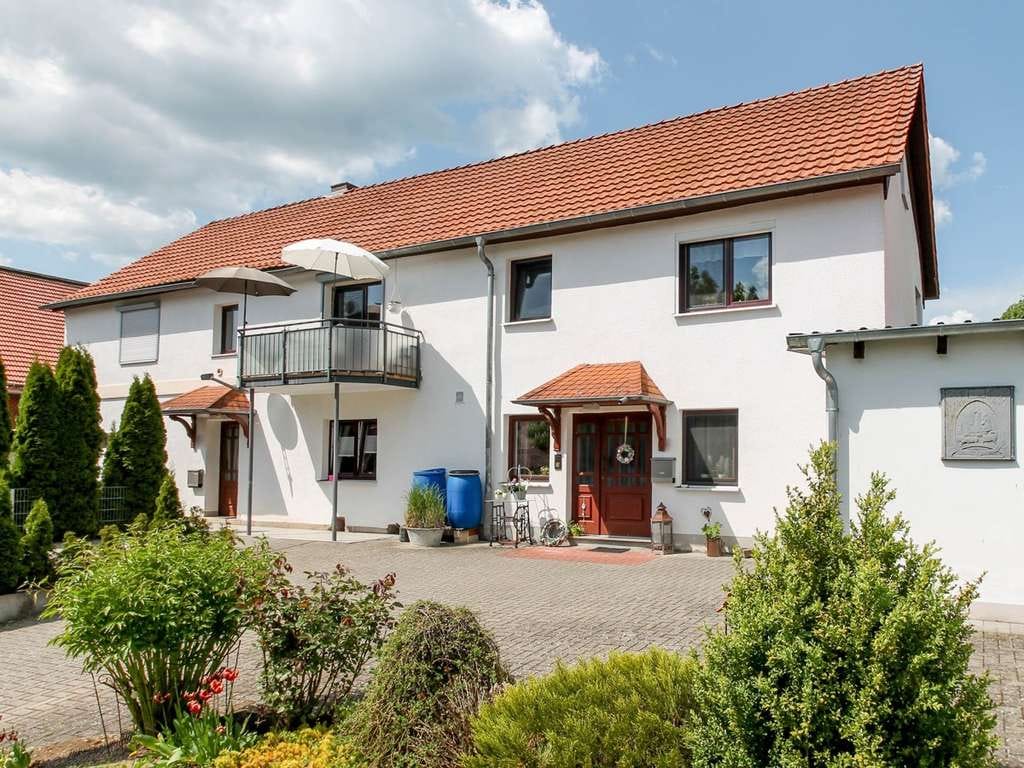 Immobilie in Eiterfeld - Zwei Wohneinheiten unter einem Dach – ideal für Familien oder Kapitalanleger - Bild 0