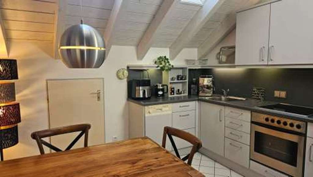 Immobilie in Neubiberg - Eizigartige Loft-DG-Wohnung mit Sichtdachstuhl u. Sonnenbalkon - Bild 3