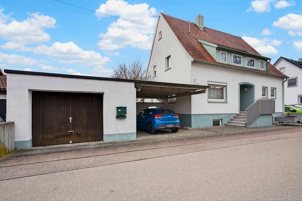 Immobilie in Nersingen - Einfamilienhaus in Nersingen – Familienfreundliches Wohnen mit Garten und viel Platz für Fahrzeuge - Bild 3