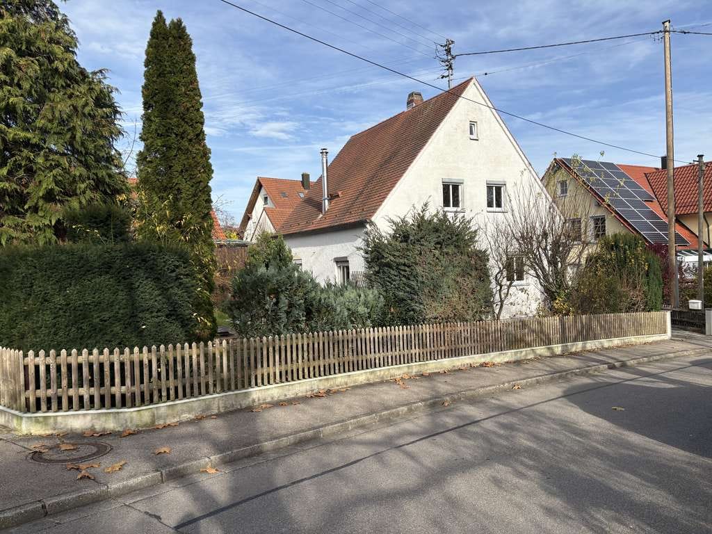 Immobilie in Gablingen - Einfamilienhaus mit Potenzial - idyllische Lage in Lützelburg - Bild 1