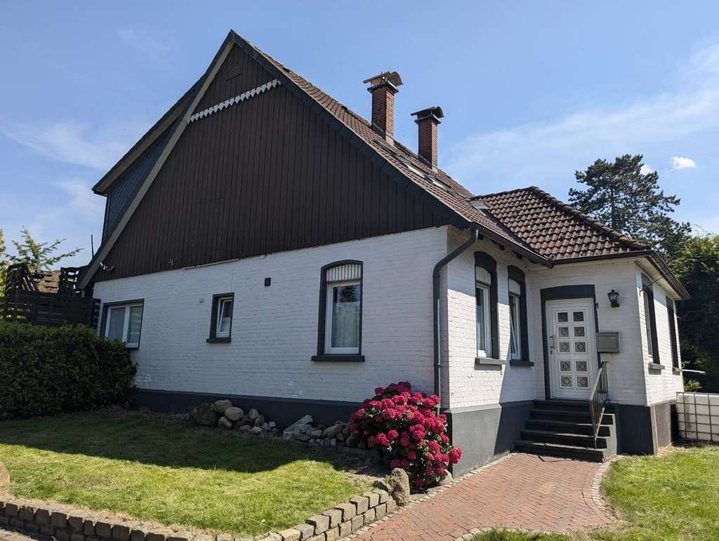 Immobilie in Bad Oeynhausen - Vermietetes Zweifamilienhaus in begehrter Lage auf der Lohe - Bild 1