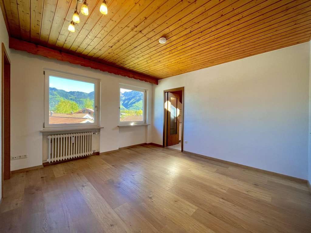 Immobilie in Grassau - Sofort bezugsfertig! Ruhig gelegene 2-Zimmer-Wohnung mit Garage in Grassau - Bild 0
