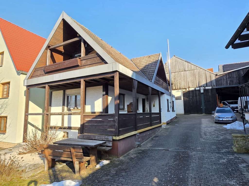 Immobilie in Itzgrund - Hidden Champion! Wohnhaus mit Veranda, 2 Balkons, 2 Bäder, Nebengebäude/Scheune u. heimeligem Garten - Bild 1