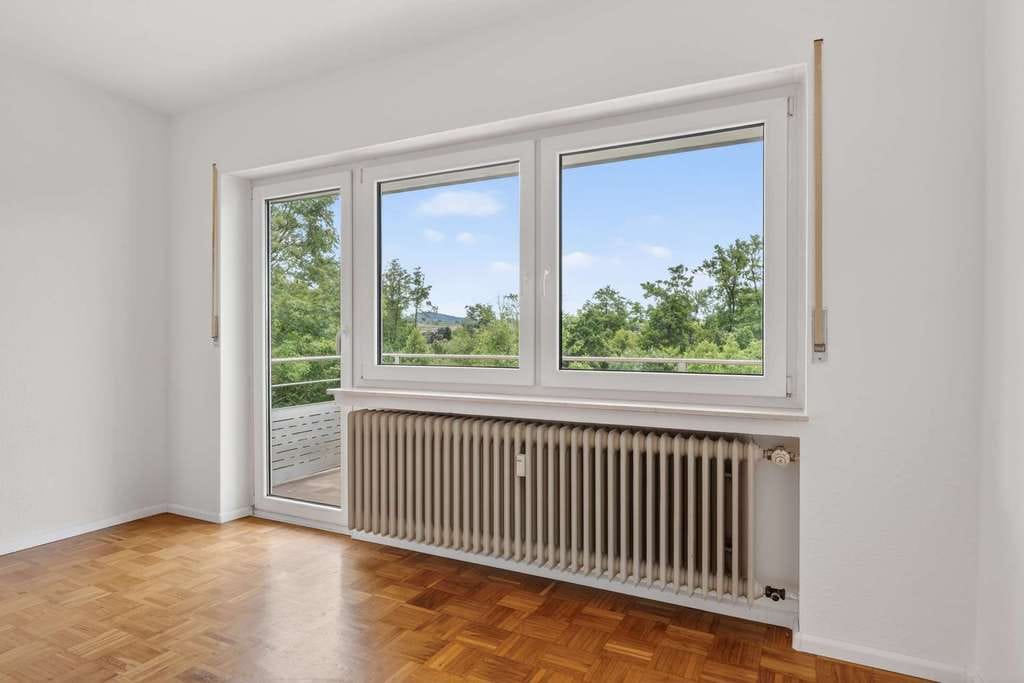 Immobilie in Ettenheim - Gepflegte 2-Zi-ETW mit Balkon und traumhaftem Weitblick ins Grüne - Bild 2