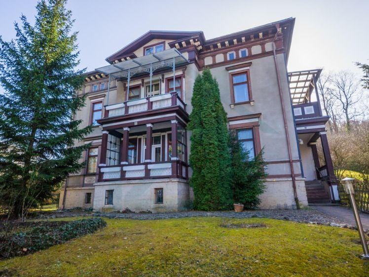 Immobilie in Arnstadt - Art-Deco-Stadtvilla für drei Familien in beliebter Wohnlage von Arnstadt - Bild 0