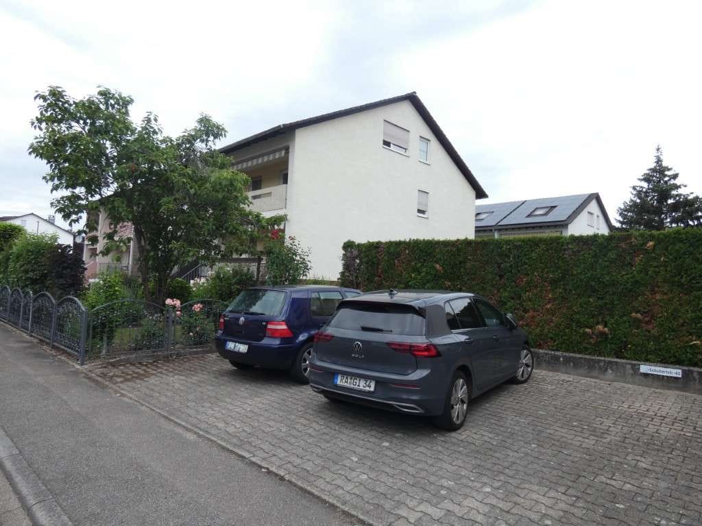 Immobilie in Gernsbach - Großzügige Doppelhaushälfte mit Garten, Garage und 2 Stellplätzen - Bild 4