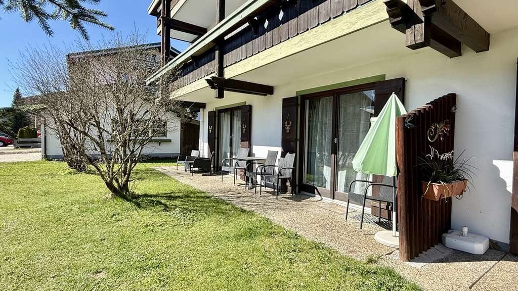 Immobilie in Inzell - Attraktive Ferienwohnung im Erdgeschoss in schönster Lage inmitten herrlicher Berglandschaft - Bild 4