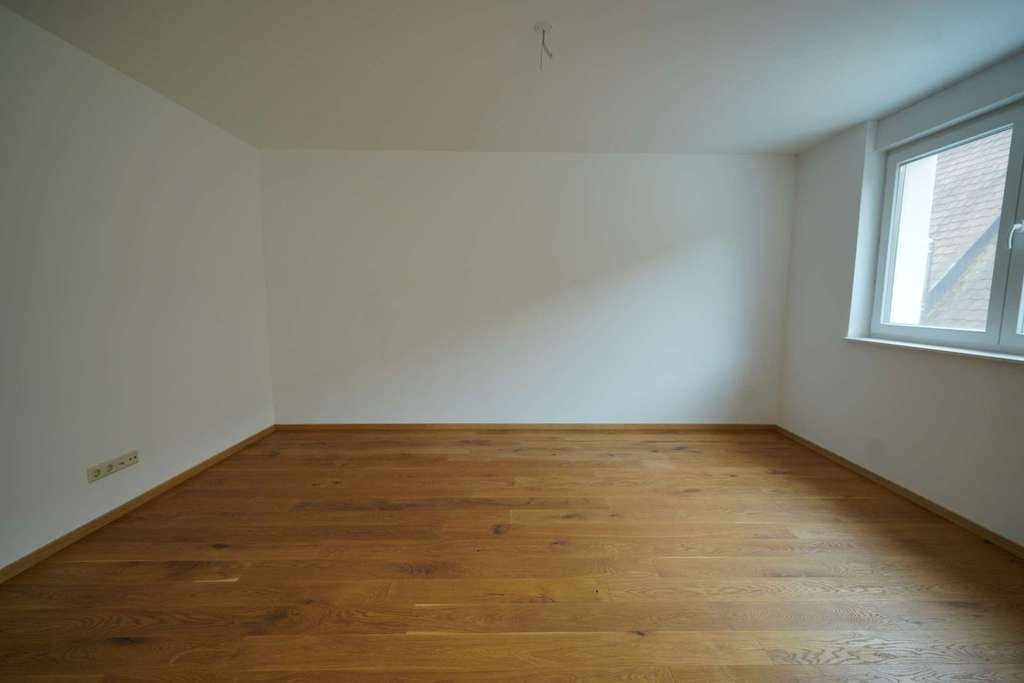 Immobilie in Ehrenkirchen - Hochwertig sanierte 2-Zimmer-Erdgeschosswohnung mit Terrasse - Bild 2