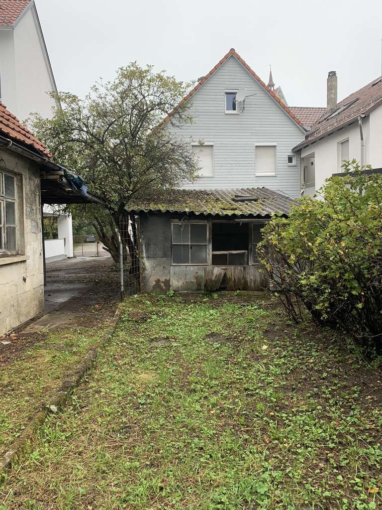 Immobilie in Erkenbrechtsweiler - Renovierungsbedürftiges Haus mit Garten - ideal für Investoren und Handwerker - Bild 3