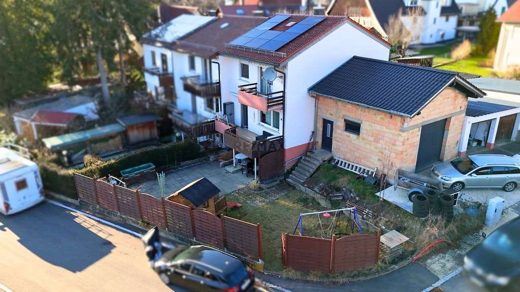 Immobilie in Wangen - Viel Platz für Familie und Hobby!
Reiheneckhaus in Wangen mit Werkstatt-Anbau und Garten ! - Bild 1