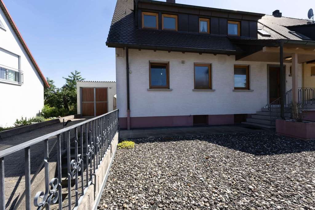 Immobilie in Cadolzburg - Zwei Wohneinheiten, unzählige Möglichkeiten – Open House am Sonntag, den 26.07.2026 um 11 Uhr - Bild 3