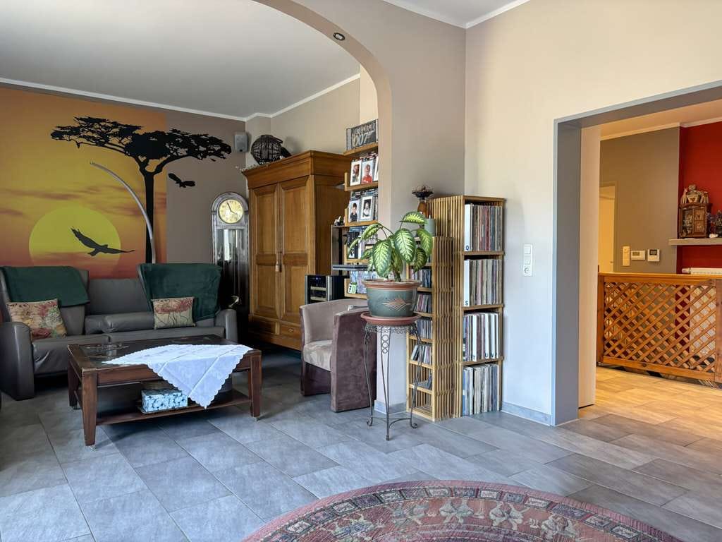 Immobilie in Georgsmarienhütte - Ihr privates Reich auf zwei Ebenen: Großzügige Maisonettewohnung mit Gartenoase und Partyhütte - Bild 1